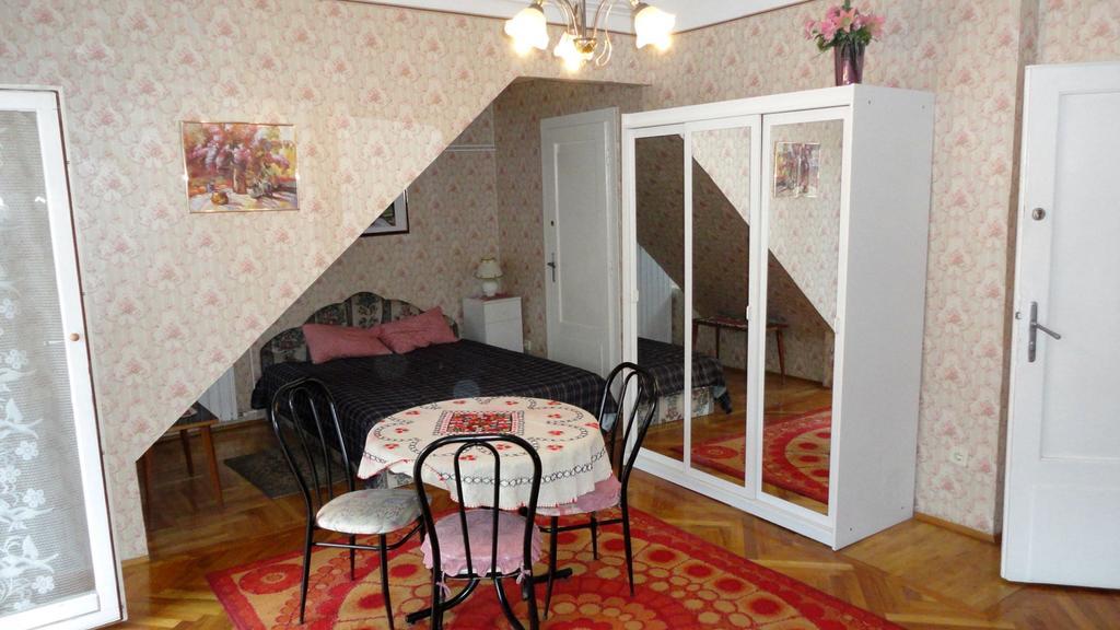 Garibaldi 5 Apartments & Rooms Budapest Chambre photo