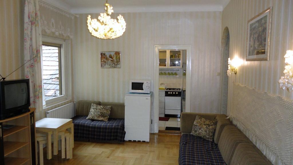 Garibaldi 5 Apartments & Rooms Budapest Chambre photo