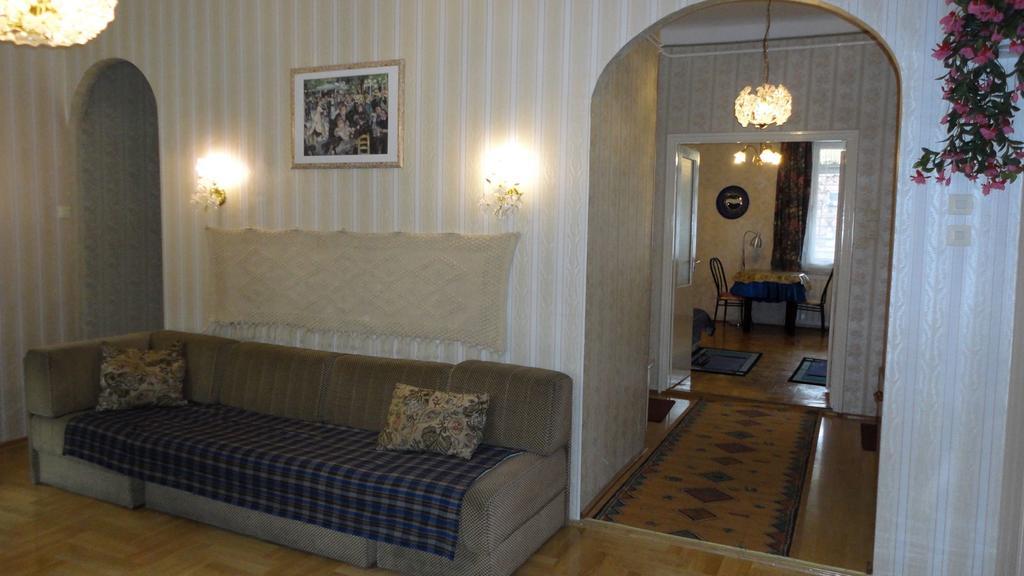 Garibaldi 5 Apartments & Rooms Budapest Chambre photo