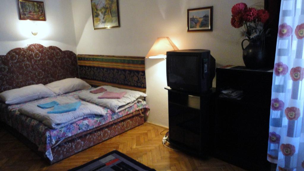 Garibaldi 5 Apartments & Rooms Budapest Chambre photo