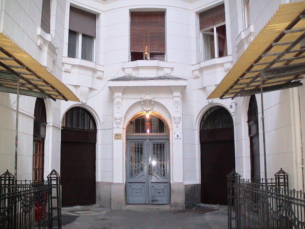 Garibaldi 5 Apartments & Rooms Budapest Chambre photo