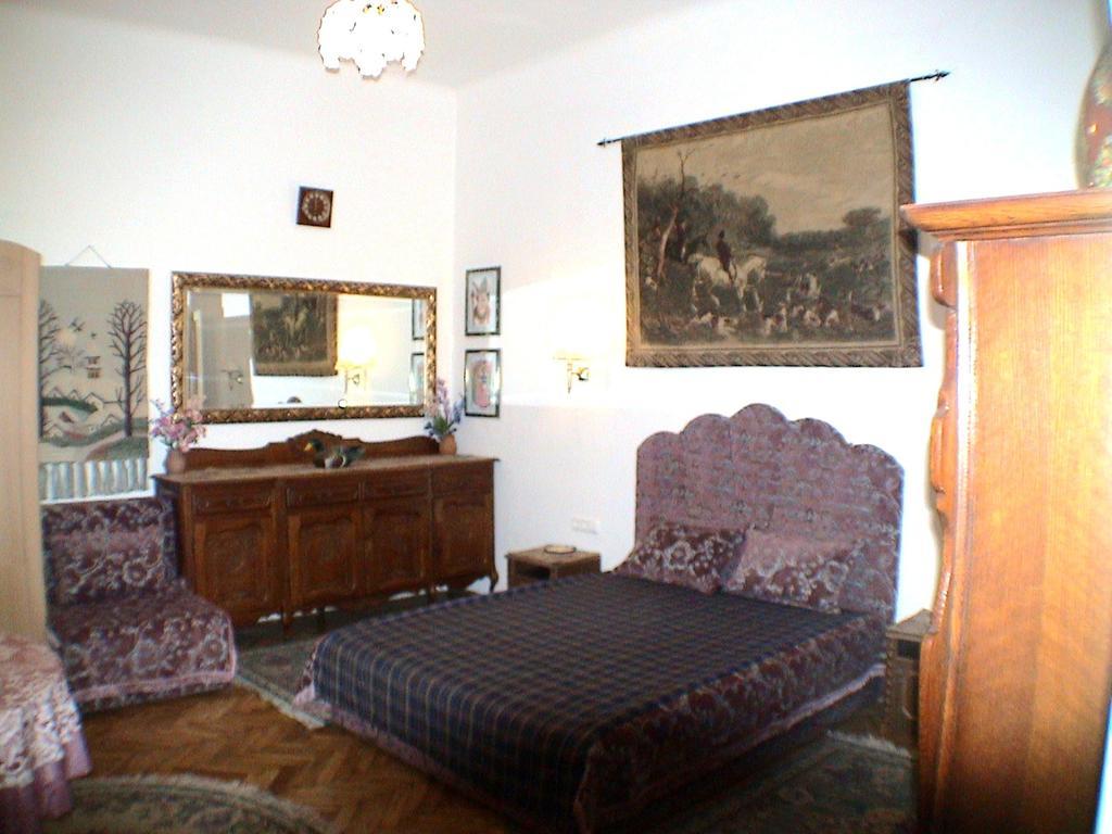Garibaldi 5 Apartments & Rooms Budapest Chambre photo
