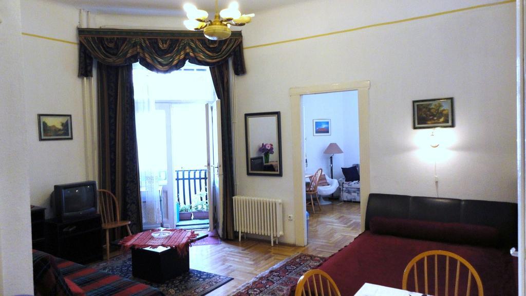 Garibaldi 5 Apartments & Rooms Budapest Chambre photo