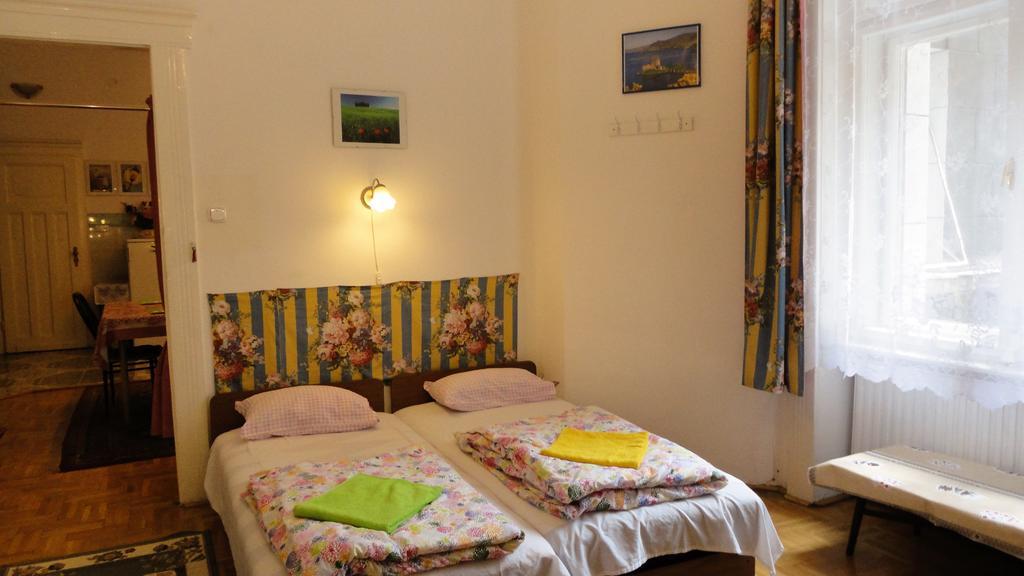 Garibaldi 5 Apartments & Rooms Budapest Extérieur photo