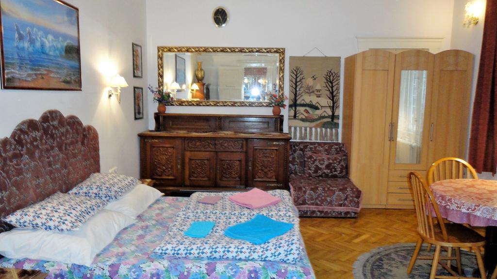 Garibaldi 5 Apartments & Rooms Budapest Extérieur photo