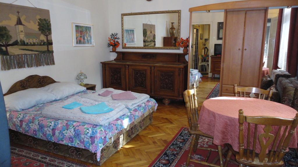 Garibaldi 5 Apartments & Rooms Budapest Extérieur photo