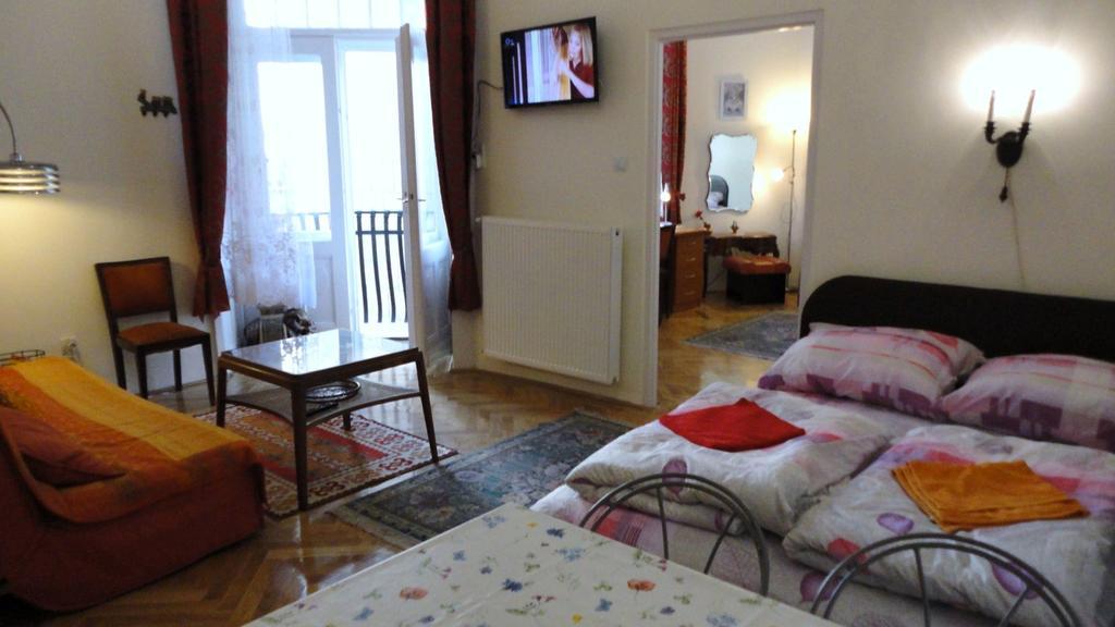 Garibaldi 5 Apartments & Rooms Budapest Extérieur photo